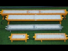 IP66 ATEX Lumière linéaire résistante aux explosions pour l'industrie 50w 100w 200w