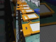 Regarder : Vitrine d'efficacité énergétique des appareils d'éclairage antidéflagrants AC85-265V IP66