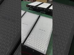 Voyez pourquoi choisir 300w 400w 500w tout en un aluminium de réverbère mené solaire