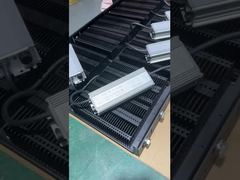 Un examen plus attentif : Lumière de stade de gymnase de terrain de sport Ip66 extérieur super lumineux