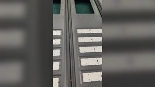 Regarder : Réverbères à LED SMD2835/3030 classés IP66 pour les jardins et les routes