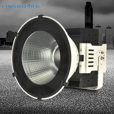 IP65 éclairage haute baie LED étanche 200W-700W Lumières de grue à tour avec une efficacité de 140lm/W