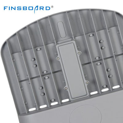 IP65 éclairage de rue LED étanche à l'eau avec une efficacité de 130-140LM/W et en aluminium sous pression pour éclairage de route extérieur