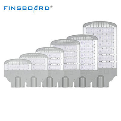 Lampadaire LED en aluminium moulé sous pression étanche IP65 à haute transmittance pour environnements extérieurs