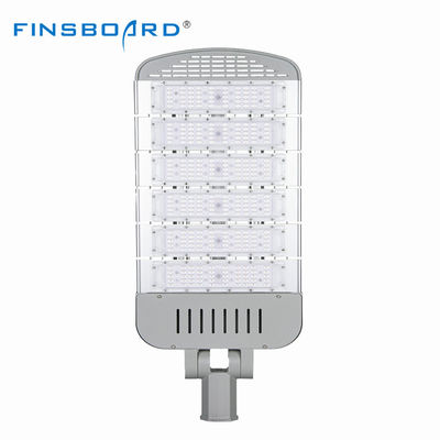 IP65 étanche à l'eau SMD3030 LED Street Light avec une efficacité de 130 à 140lm/w pour l'éclairage extérieur et routier
