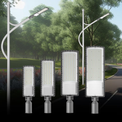 Éclairage de rue LED à haute luminosité IP66 imperméable à l'eau avec température de couleur réglable 3000K-6500K pour les autoroutes et les parkings