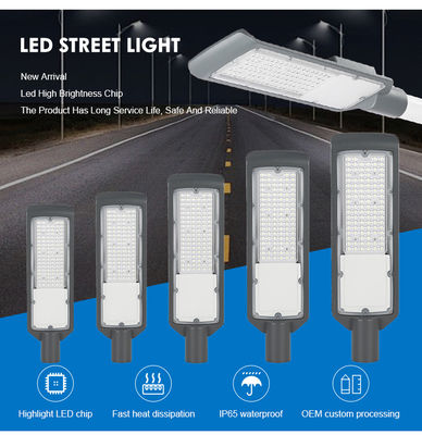 Lampadaire LED étanche IP66 à haut rendement 3000-6500K pour l'éclairage routier extérieur avec une efficacité de 125lm/w