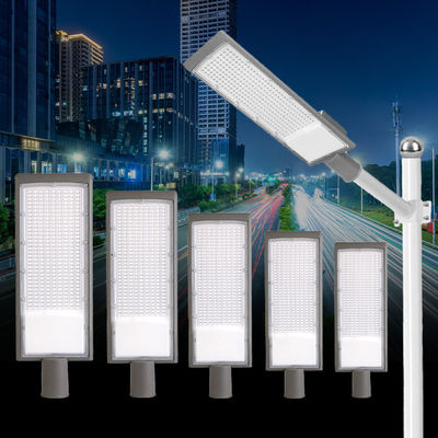 Lumière de rue LED IP66 étanche à l'eau avec une efficacité de 120lm/W et une grande tension AC85-265V pour les autoroutes