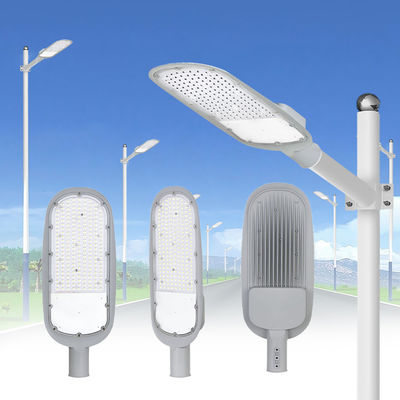 Lampadaire LED haute efficacité avec boîtier en aluminium moulé sous pression étanche IP66 et efficacité de 120 lm/W pour une plage de tension AC85-265V