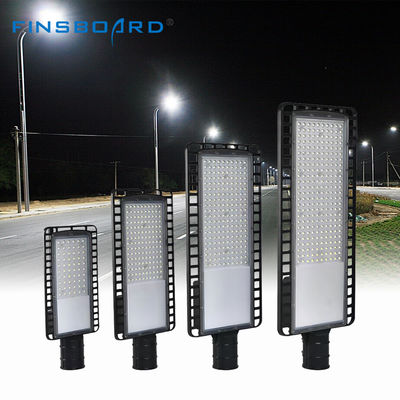 Lampadaire LED extérieur étanche IP66 avec puces LED SMD3030 et puissance de 50W-200W pour l'éclairage des autoroutes et des jardins