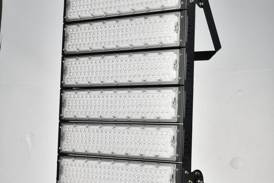 Projecteur de mât LED étanche IP65 2000W avec une durée de vie de 50 000 heures pour l'éclairage des stades et des arènes