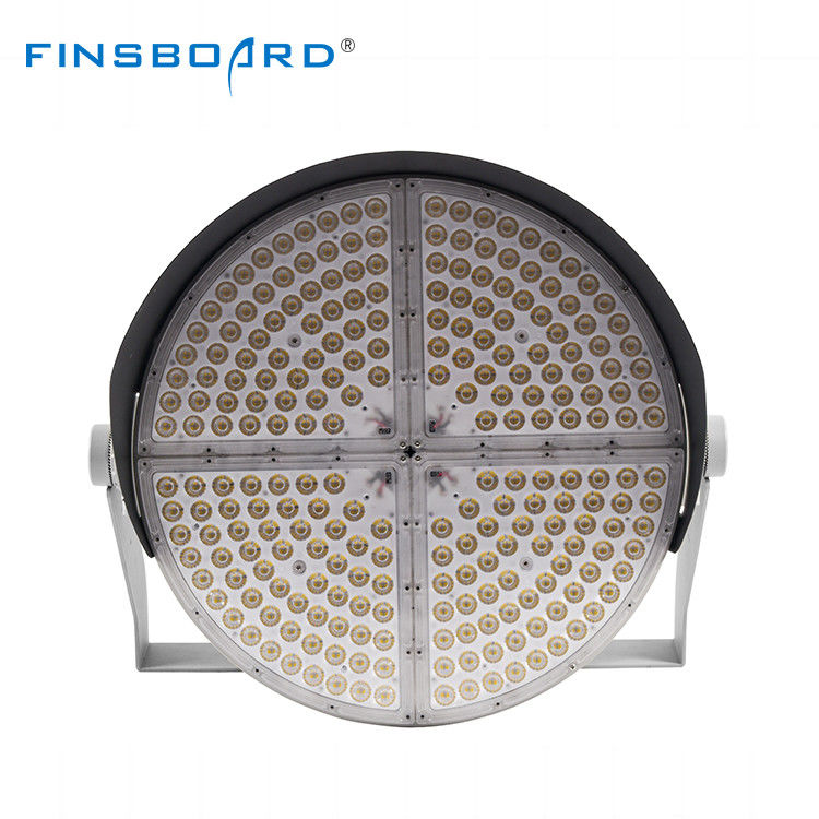 Éclairage de stade LED haute performance 500W-600W avec support réglable et corps en alliage d'aluminium