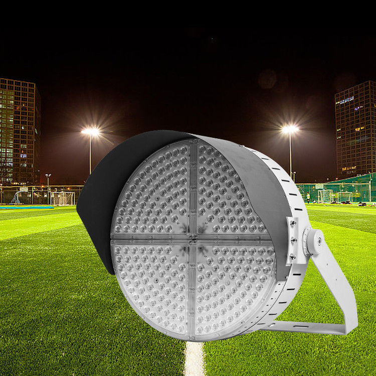 IP66 éclairage de stade LED étanche à l'eau avec une température de couleur de 3000-6500K et une durée de vie de 50 000 heures pour un gymnase en plein air