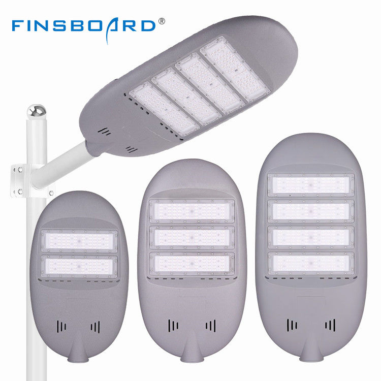 Éclairage de rue LED à haute luminosité et à haut rendement lumineux IP65 Couleur aluminium