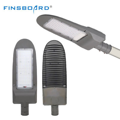 Éclairage de rue à haute luminosité 50w 100w 150w 200w LED pour les espaces extérieurs