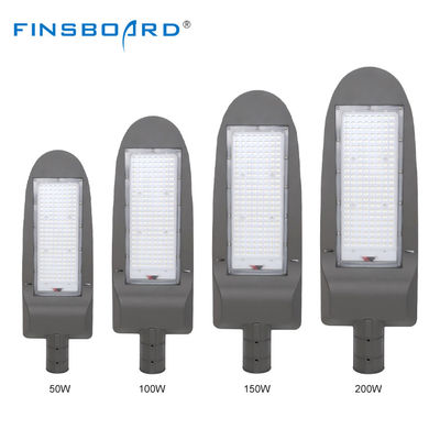 Éclairage de rue à haute luminosité 50w 100w 150w 200w LED pour les espaces extérieurs