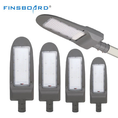 Éclairage de rue à haute luminosité 50w 100w 150w 200w LED pour les espaces extérieurs