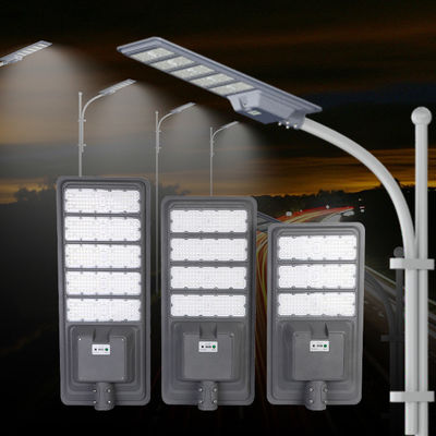 Lampe de rue intégrée 400w 600w 800w extérieure tout en un lampadaire solaire LED