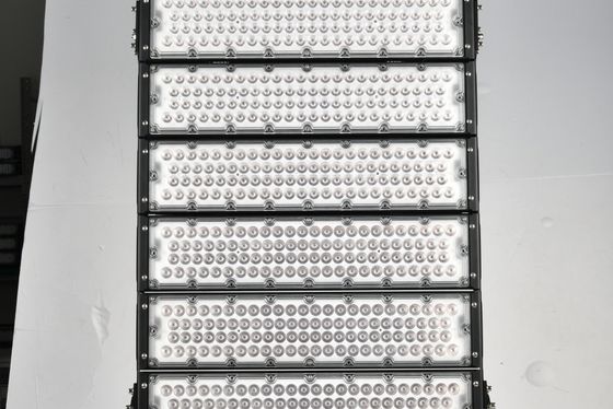 Projecteur de mât LED étanche IP65 2000W avec une durée de vie de 50 000 heures pour l'éclairage des stades et des arènes